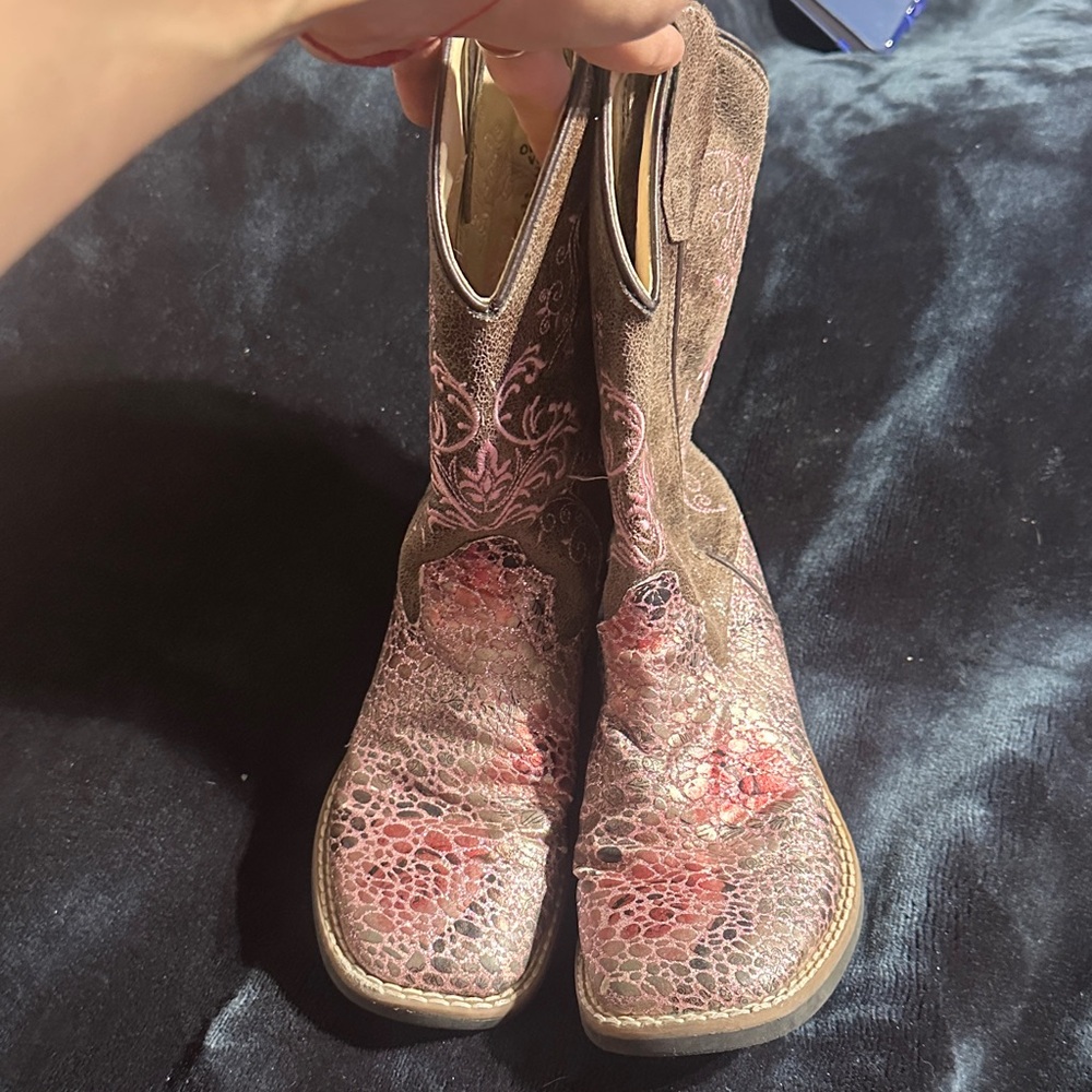 Old west 2 D Women's Pink and Brown Western Boots